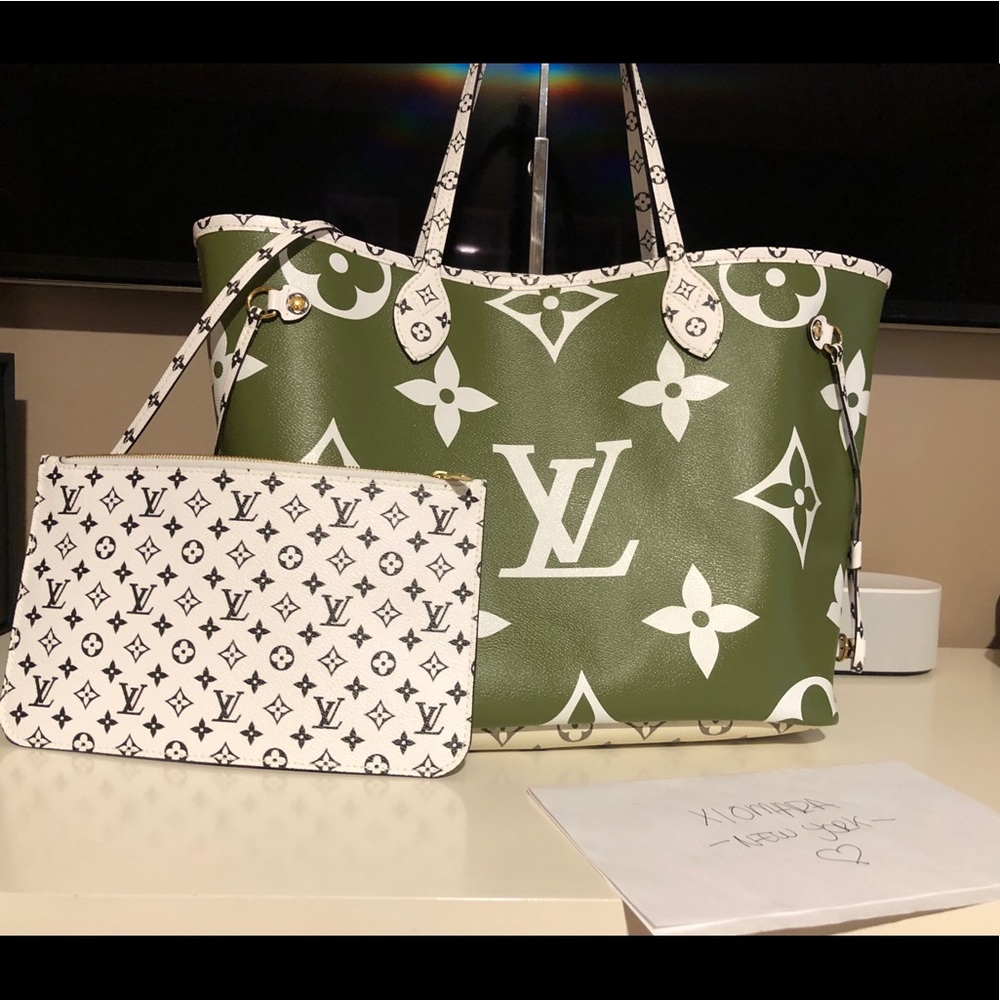 Louis Vuitton Neverfull giant monogram